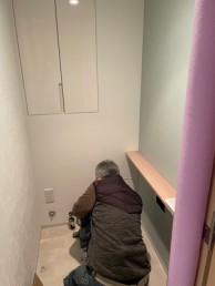 淡いグリーンのクロスで明るく優しい雰囲気のトイレに 川崎市中原区K様邸 淡いグリーンのクロスで明るく優しい雰囲気のトイレに 川崎市中原区K様邸